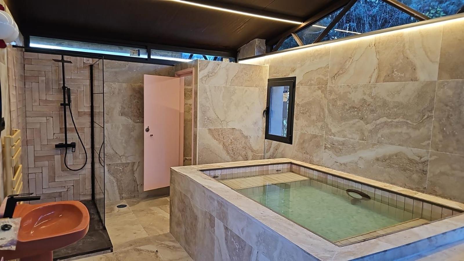 Hearts & Ponies Apartamentos Con Piscinas Privadas Cerca De La Warner Chinchon Exterior photo
