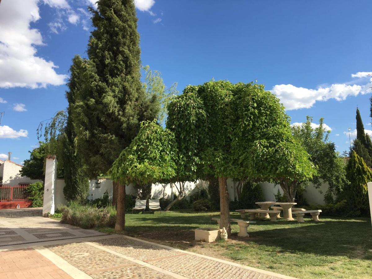 Hearts & Ponies Apartamentos Con Piscinas Privadas Cerca De La Warner Chinchon Exterior photo